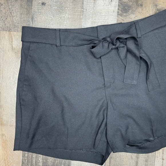 NWT Banana Republic Black 4” Dress Short size 6 - Picture 2 of 10